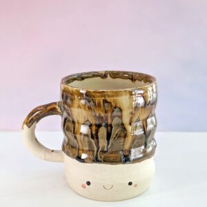 Taza marrón oscuro efecto