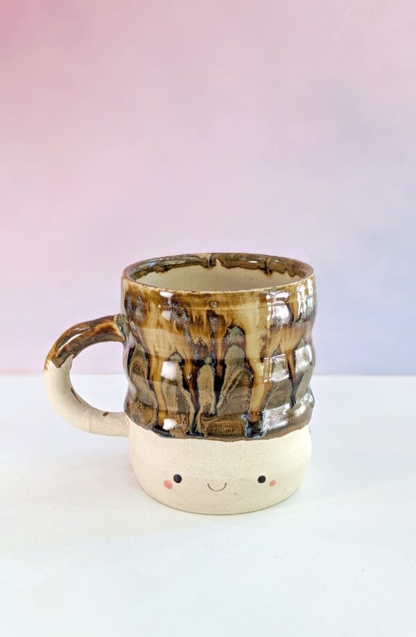 Taza marrón oscuro efecto