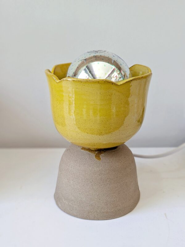 Lámpara tulipán amarillo (bombilla incluida) - Imagen 2